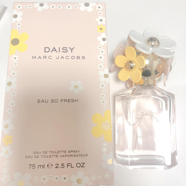 MARC JACOBS(マークジェイコブス)のMARC JACOBS DAISY コスメ/美容の香水(香水(女性用))の商品写真