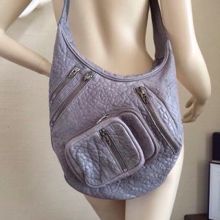 アレキサンダーワン(Alexander Wang)の個性派→アレクサンダーもワンGボディ👜(メッセンジャーバッグ)