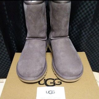 アグ(UGG)のpinoko414 様【新品】UGGクラシックショートⅡブーツ（約24cm）(ブーツ)