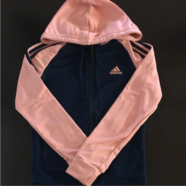 adidas(アディダス)のMサイズ adidas レディース ジャージ上下セット ネイビー×ピンク レディースのレディース その他(セット/コーデ)の商品写真