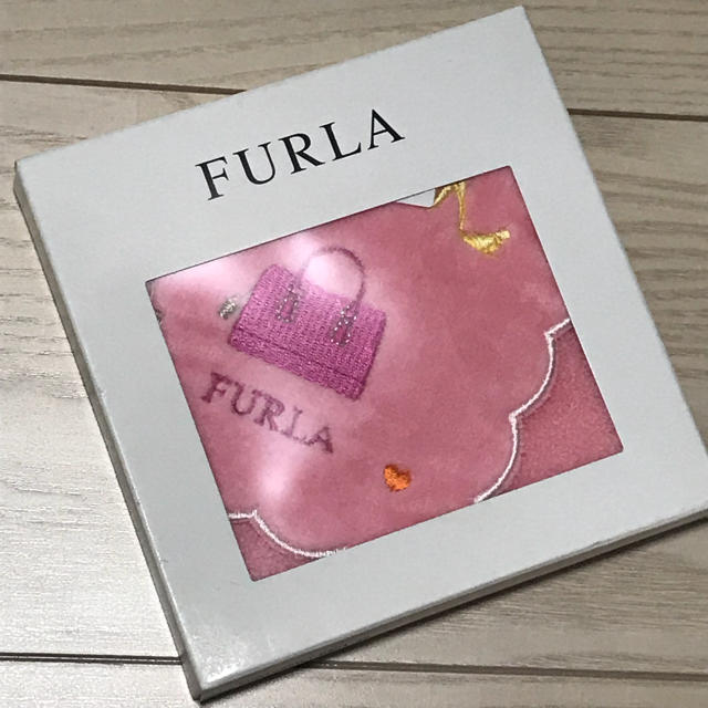 Furla(フルラ)のFURLA タオルハンカチーフ 箱入り レディースのファッション小物(ハンカチ)の商品写真