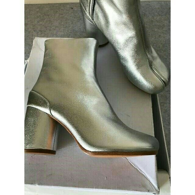 Maison Martin Margiela(マルタンマルジェラ)のMasion Margiela ブーツ 足袋37 即日発送 レディースの靴/シューズ(ブーツ)の商品写真