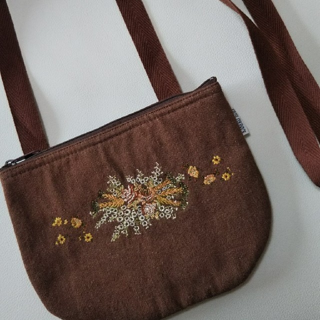 KANEKO ISAO(カネコイサオ)のカネコイサオ ポシェット レディースのバッグ(ショルダーバッグ)の商品写真