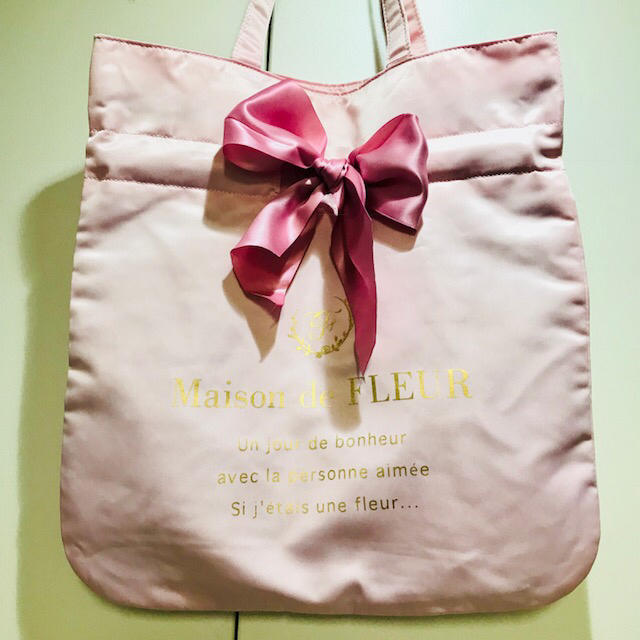 Maison de FLEUR(メゾンドフルール)の新品メゾンドフルールMaison de FLEURリボントートバッグ ピンク レディースのバッグ(トートバッグ)の商品写真