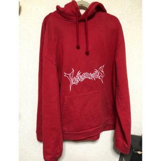 最終値下げ ヴェトモン vetements 赤メタルパーカー xs(パーカー)