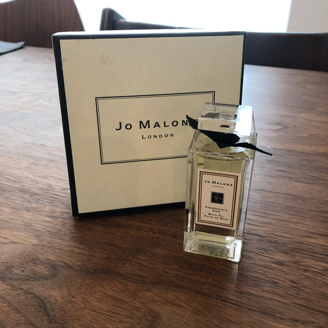 Jo Malone(ジョーマローン)のゴクウ様専用 ジョーマローン ポメグラネートノアール バスオイル 30mL コスメ/美容のボディケア(入浴剤/バスソルト)の商品写真