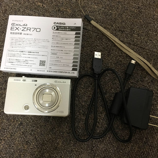 カシオ(CASIO)のCASIO EX-ZR70 ホワイト 美品(コンパクトデジタルカメラ)
