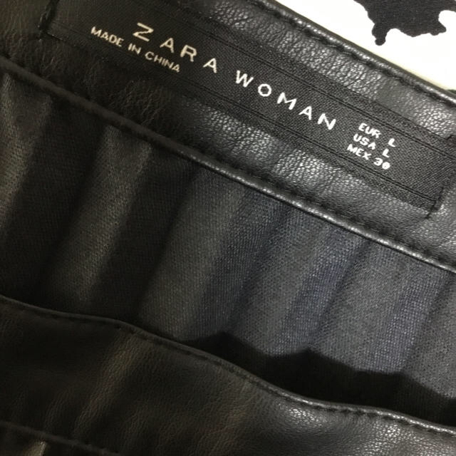 ZARA(ザラ)のZARA フェイクレザースカート レディースのスカート(ひざ丈スカート)の商品写真