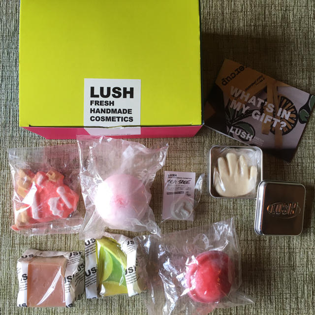 LUSH(ラッシュ)の値下げ LUSH バスボム&ソープセット コスメ/美容のボディケア(入浴剤/バスソルト)の商品写真