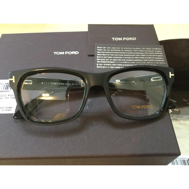 TOM FORD(トムフォード)の新品 キムタク着 トムフォード  5468 002マットブラック 53 メンズのファッション小物(サングラス/メガネ)の商品写真