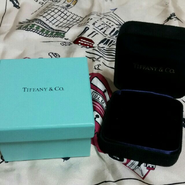 Tiffany & Co. - ティファニー結婚指輪ケースのみ☆最終値下中☆の通販 by とももん's shop｜ティファニーならラクマ