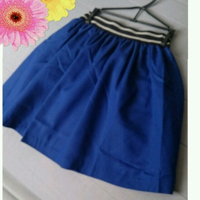 FELISSIMO(フェリシモ)のネイビーフレアースカート☆ウエストゴム レディースのスカート(ミニスカート)の商品写真