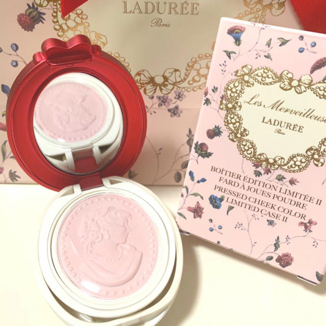 Les Merveilleuses LADUREE(レメルヴェイユーズラデュレ)の未使用 リミテッドケース 105 LADUREE コスメ/美容のベースメイク/化粧品(チーク)の商品写真