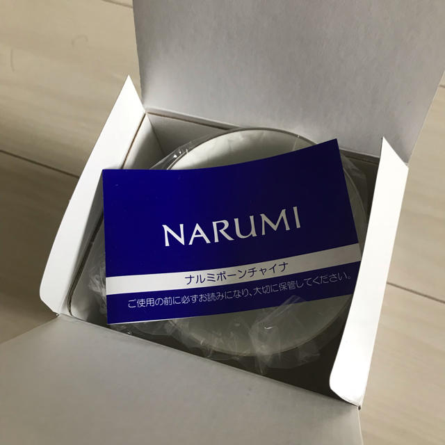 NARUMI(ナルミ)のマグカップ ナルミ ボーンチャイナ インテリア/住まい/日用品のキッチン/食器(食器)の商品写真