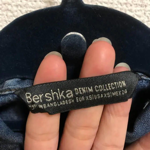 Bershka(ベルシュカ)のデニムシャツ レディースのトップス(シャツ/ブラウス(長袖/七分))の商品写真
