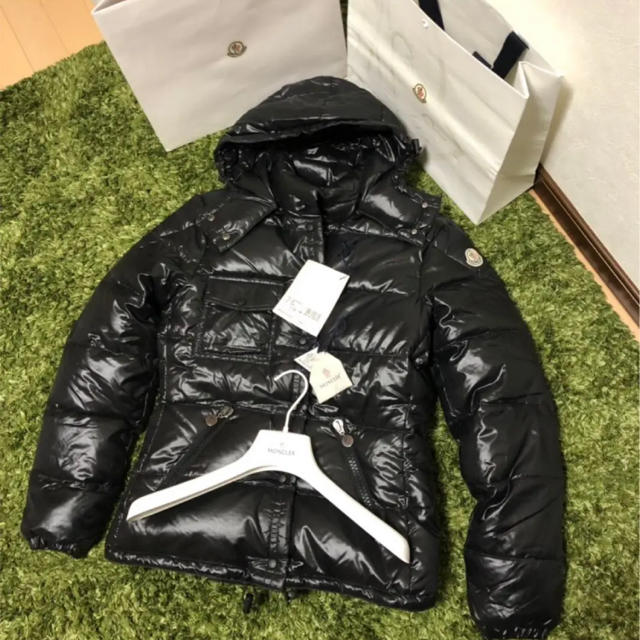 MONCLER(モンクレール)のモンクレール 正規品 ベレンジェール サイズ3 ブラック  レディースのジャケット/アウター(ダウンジャケット)の商品写真