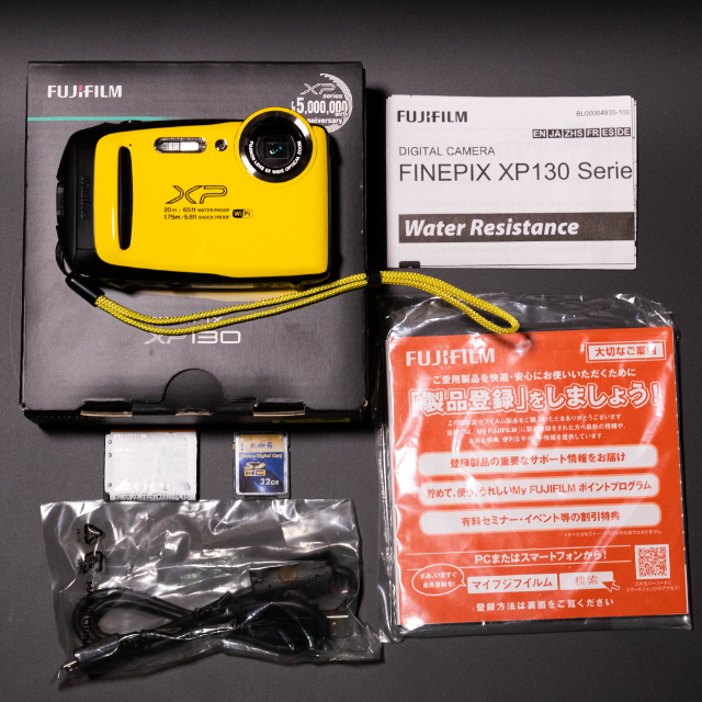 スノボに最適! 20m防水カメラ XP130+32GB SD+予備バッテリー