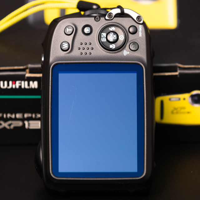 スノボに最適! 20m防水カメラ XP130+32GB SD+予備バッテリー