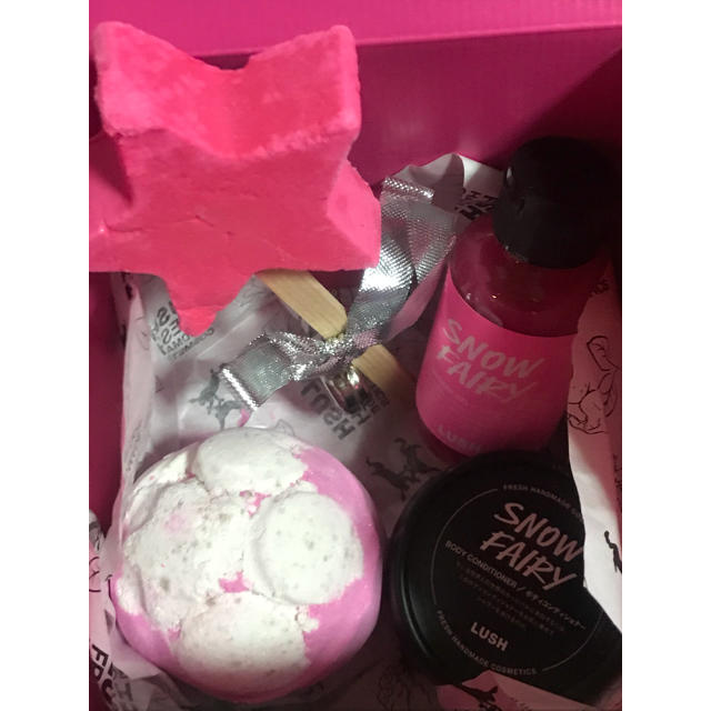 LUSH(ラッシュ)のkitktnさん専様 Lush バスボム ボディーコンディショナー 送料込み コスメ/美容のボディケア(入浴剤/バスソルト)の商品写真