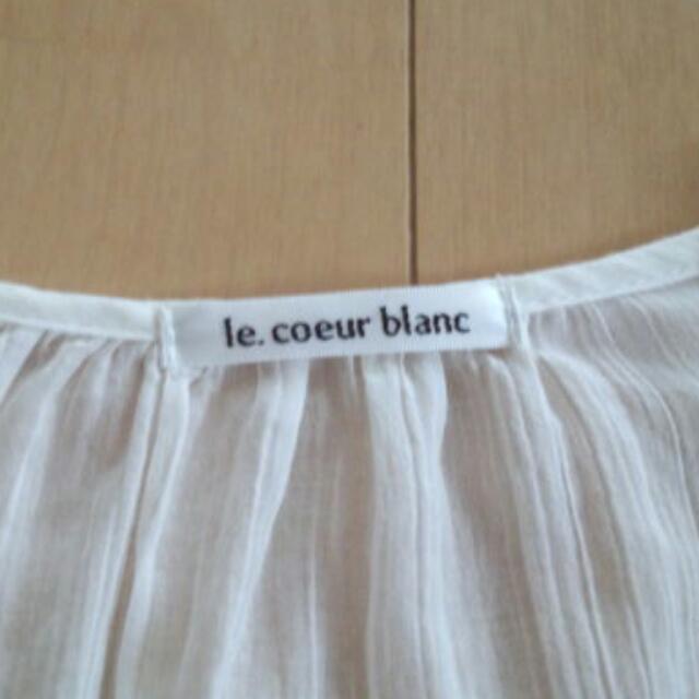 le.coeur blanc(ルクールブラン)のle.coeur blanc 白ブラウス レディースのトップス(シャツ/ブラウス(半袖/袖なし))の商品写真