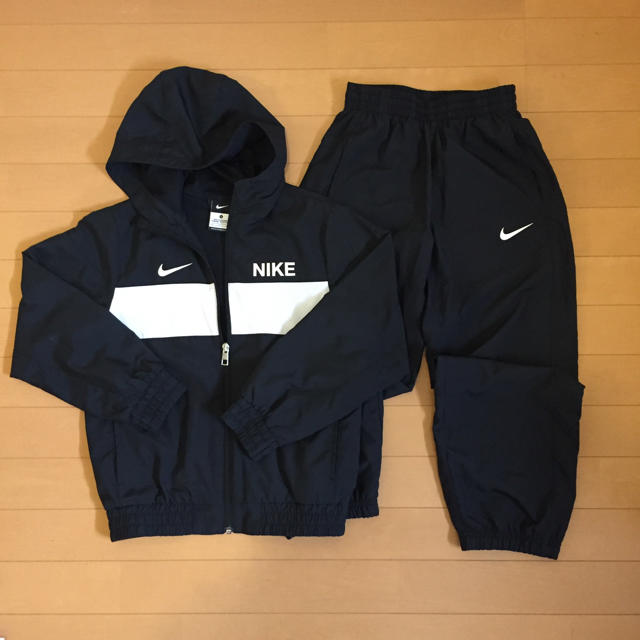 NIKE - ナイキウインドブレーカー上下セット 男の子130cmの通販 by