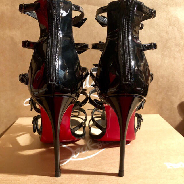Christian Louboutin(クリスチャンルブタン)のハナ様専用：クリスチャン ルブタン リボン パンプス 38 美品 レディースの靴/シューズ(ハイヒール/パンプス)の商品写真