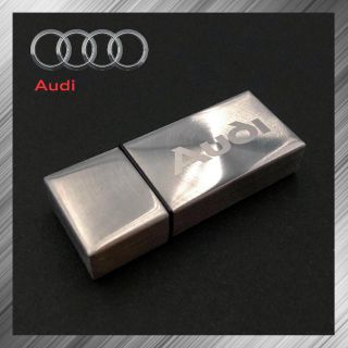 アウディ(AUDI)の【幻の限定品】 Audi プレスキット USBメモリー(車内アクセサリ)