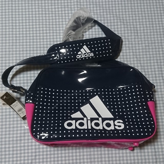 adidas(アディダス)のみける様専用 adidas エナメルバッグ S ネイビー&ピンク 新品 スポーツ/アウトドアのスポーツ/アウトドア その他(その他)の商品写真