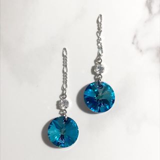 スワロフスキー(SWAROVSKI)の【Swarovski】レアカラー✩バミューダブルー✴︎ピアス&イヤリング(ピアス)