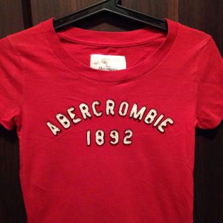 アバクロンビーアンドフィッチ(Abercrombie&Fitch)のアバクロ ロゴTシャツ(Tシャツ(半袖/袖なし))