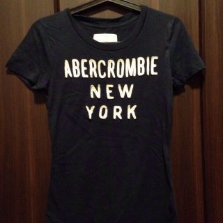 アバクロンビーアンドフィッチ(Abercrombie&Fitch)のアバクロ 定番ロゴTシャツ(Tシャツ(半袖/袖なし))