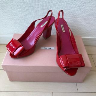 ミュウミュウ(miumiu)のミュウミュウ miumiu 靴 パンプス 36 23 エナメル レザー レッド(ハイヒール/パンプス)