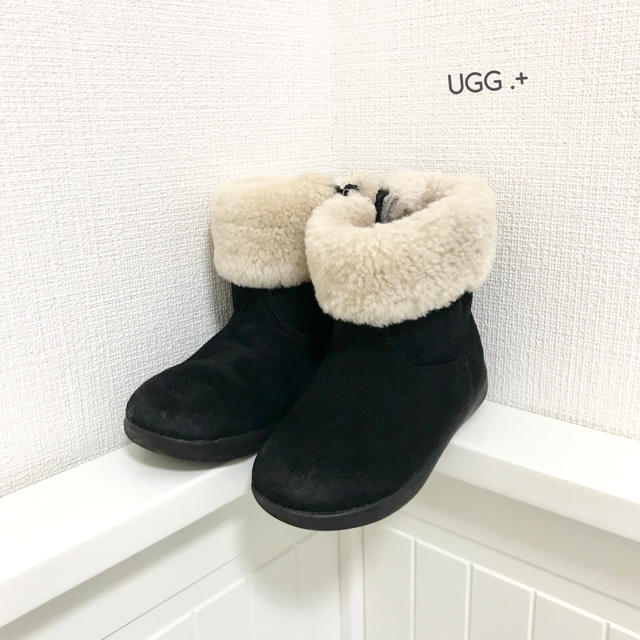 UGG(アグ)の【美品】UGG キッズムートンブーツ 14.5 キッズ/ベビー/マタニティのベビー靴/シューズ(~14cm)(ブーツ)の商品写真