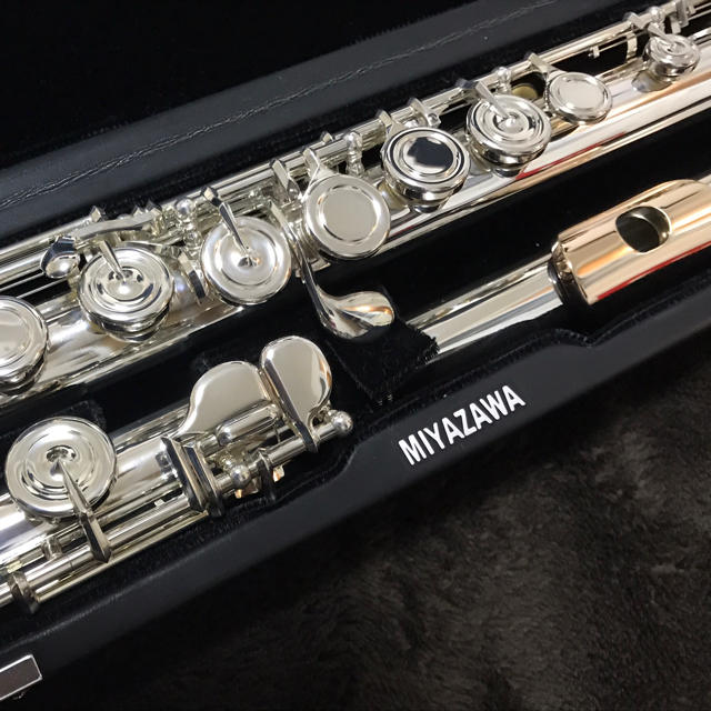 美品 ミヤザワ フルート legacy II  リッププレート 9K 楽器の管楽器(フルート)の商品写真