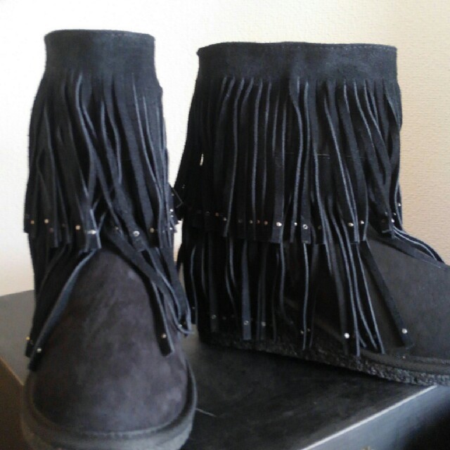 Koolaburra(クーラブラ)のkoola burra ムートン厚底ブーツ レディースの靴/シューズ(ブーツ)の商品写真