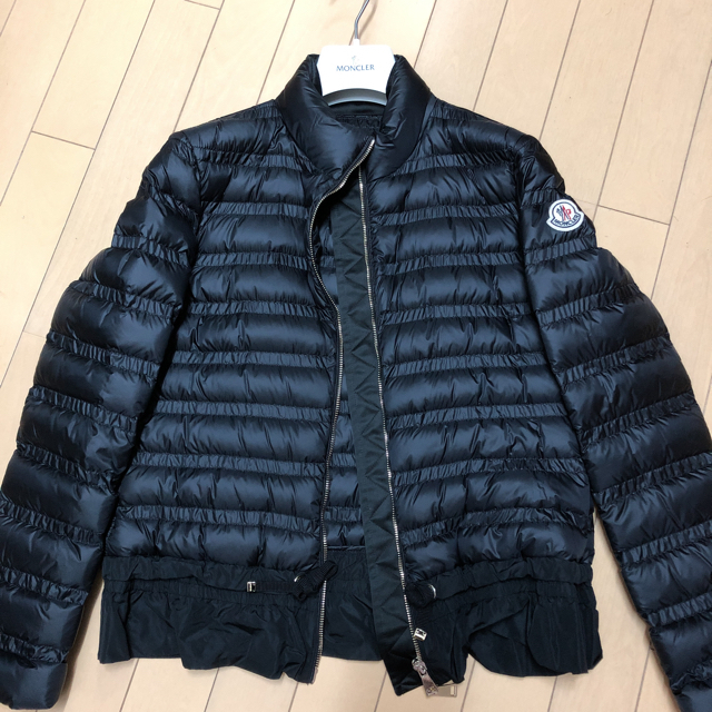 爆買い! MONCLER 薄手ダウンジャケット 黒 モンクレール - ダウン