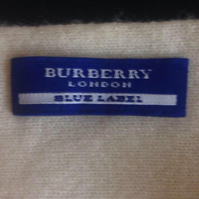 BURBERRY(バーバリー)のマフラー 白 レディースのファッション小物(マフラー/ショール)の商品写真