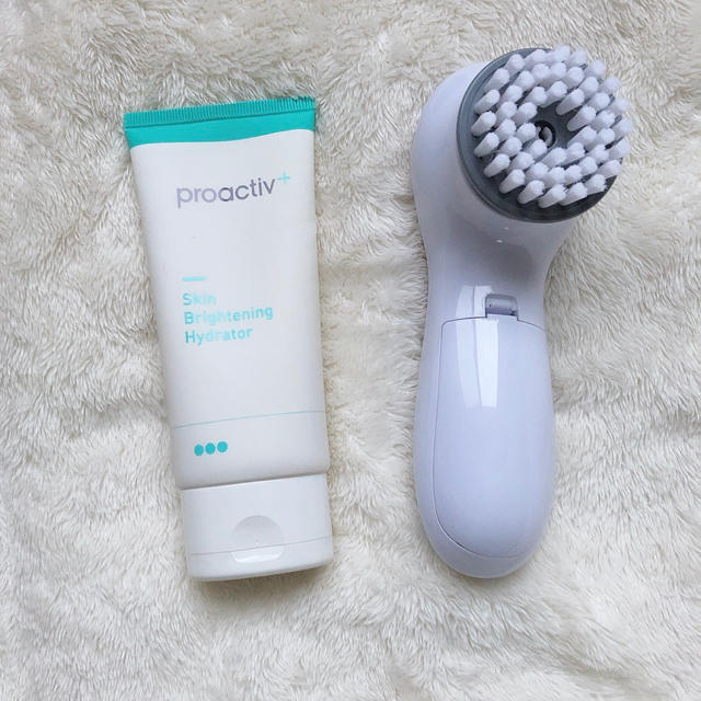 proactiv(プロアクティブ)のプロアクティブ 洗顔ブラシ付き セット売り スマホ/家電/カメラの美容/健康(フェイスケア/美顔器)の商品写真