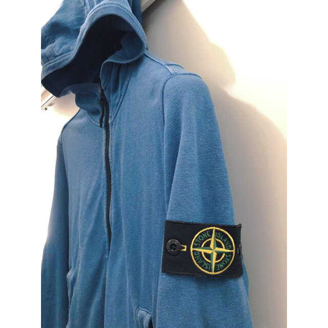 STONE ISLAND(ストーンアイランド)のストーンバナージ様専用、アイランド、スウェットパーカ、ブルー、L メンズのトップス(スウェット)の商品写真