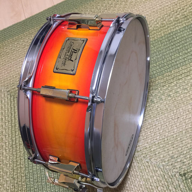 pearl(パール)のスネアドラム  パールカスタムクラッシックワンピースメイプルシェル 楽器のドラム(スネア)の商品写真