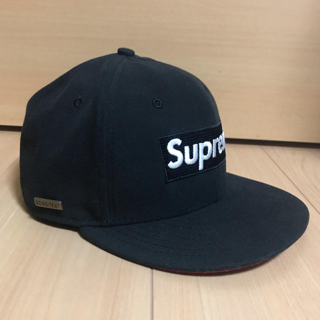 Supreme(シュプリーム)の13aw Supreme×newera 7 5/8 ブラック メンズの帽子(キャップ)の商品写真