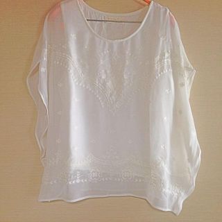 ダブルクローゼット(w closet)のダブルクローゼット刺繍トップス(シャツ/ブラウス(半袖/袖なし))