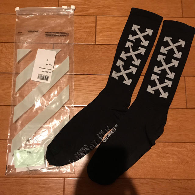 OFF-WHITE(オフホワイト)のoff-white アローソックス arrow socks メンズのレッグウェア(ソックス)の商品写真