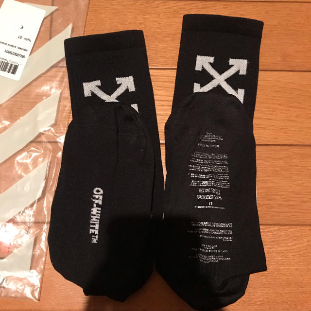 OFF-WHITE(オフホワイト)のoff-white アローソックス arrow socks メンズのレッグウェア(ソックス)の商品写真