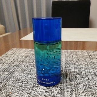 キャロライナヘレナ(CAROLINA HERRERA)の【再値下げ】212メン オンアイス 限定 100ml(香水(男性用))