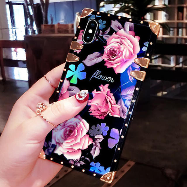 iphone xr ハイブリッド ケース | 薔薇プリント☆新品☆スクエア型iPhoneケース 7/8の通販 by matsuhana's shop｜ラクマ