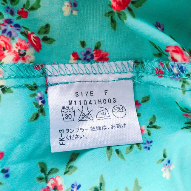MERCURYDUO(マーキュリーデュオ)のMERCURYDUO 花柄シャツ レディースのトップス(シャツ/ブラウス(半袖/袖なし))の商品写真