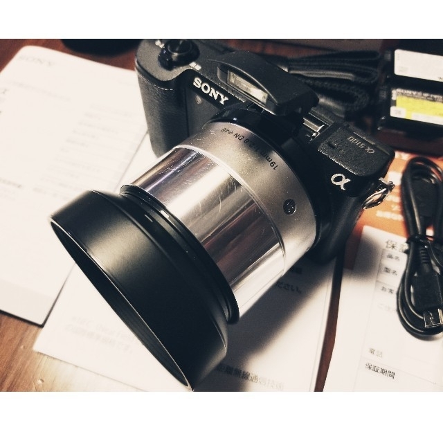 スマホ/家電/カメラSony α5100 + Sigma Art 19mm F2.8 + 32GB