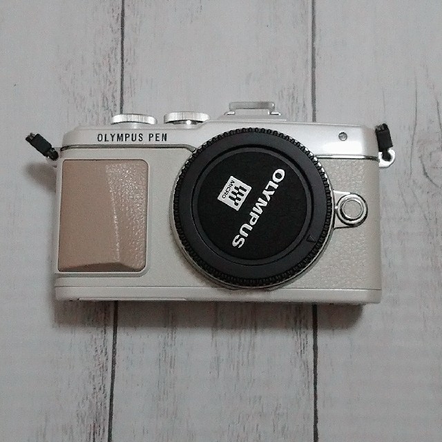 OLYMPUS PEN E-PL7 ホワイト ボディのみ