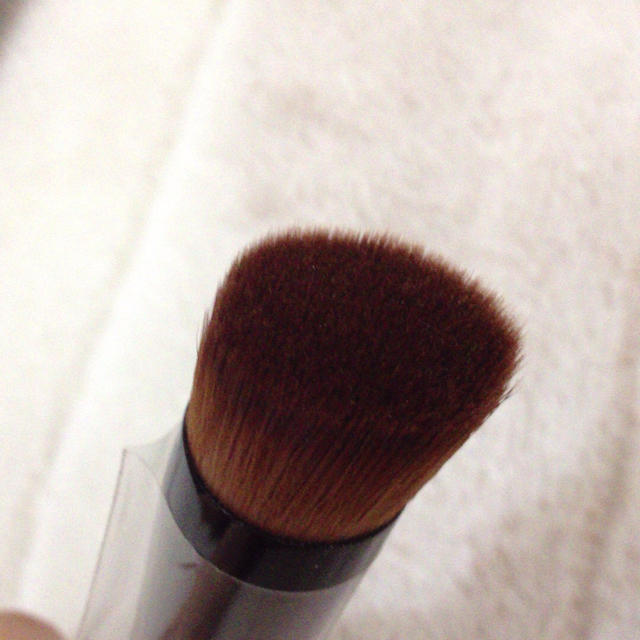 SHISEIDO (資生堂)(シセイドウ)の資生堂 ファンデーションブラシ131 コスメ/美容のベースメイク/化粧品(その他)の商品写真